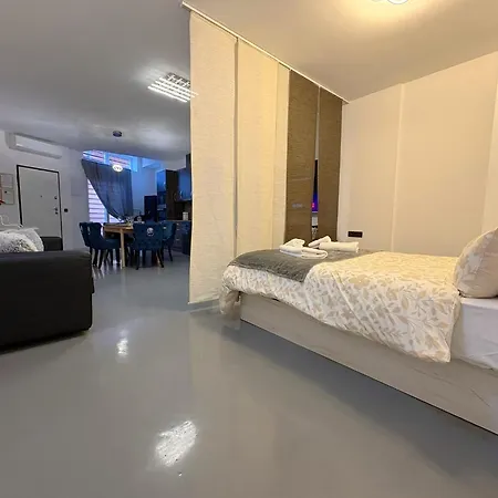 Apartment Estudio Debora Vialia A Pasos De La Estacion Malaga