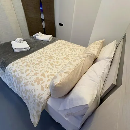 Estudio Debora Vialia A Pasos De La Estacion Apartment