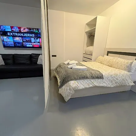 Apartment Estudio Debora Vialia A Pasos De La Estacion Malaga
